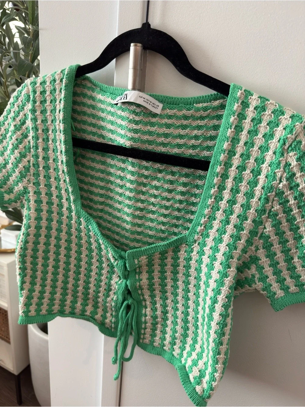 Zara Green and Cream Knit Tie-Front Crop Top